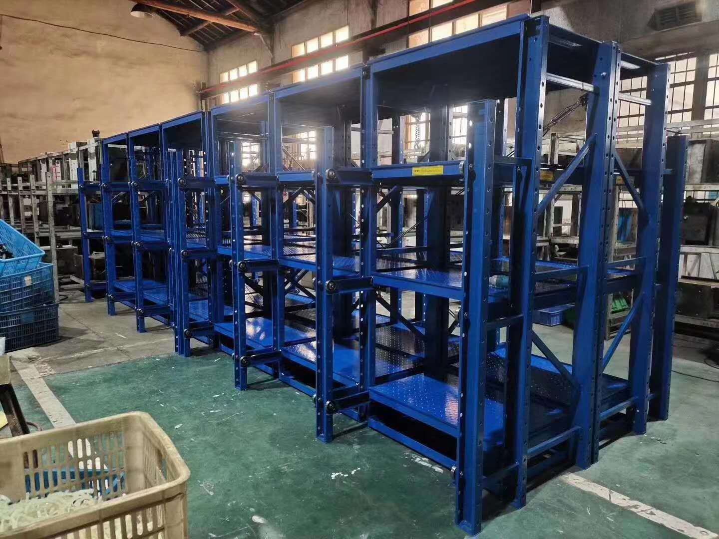 臥式模具貨架投入使用 現(xiàn)場(chǎng)圖片展現(xiàn)高效倉(cāng)儲(chǔ)新體驗(yàn)